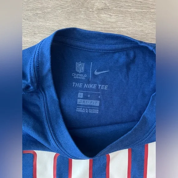 New York Giants Nike Dri Fit short sleeve tee - Picture 3 of 3